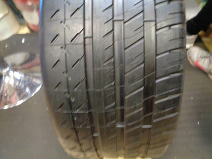 1 NOS MICHELIN PILOT SPORT CUP  235 35 19 87Y 07299 Q0