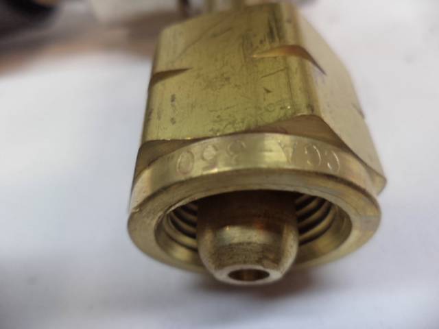 NEW SMITH EQUIP. 312 HIGH PURITY REGULATOR CORROSIVE GAS CPC QUICK RELEASE R27