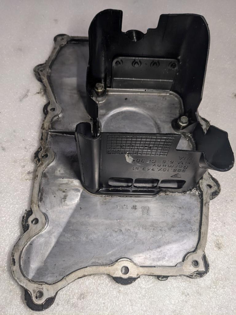 PORSCHE 911/996 ENGINE OIL SUMP PLATE/PAN 9961073108R USED 996BGLT3