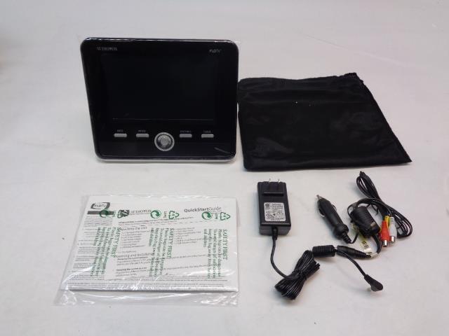 NEW AUDIOVOX 7 IN. WIDESCREEN PORTABLE DVD PLAYER BLACK DFL710 R17