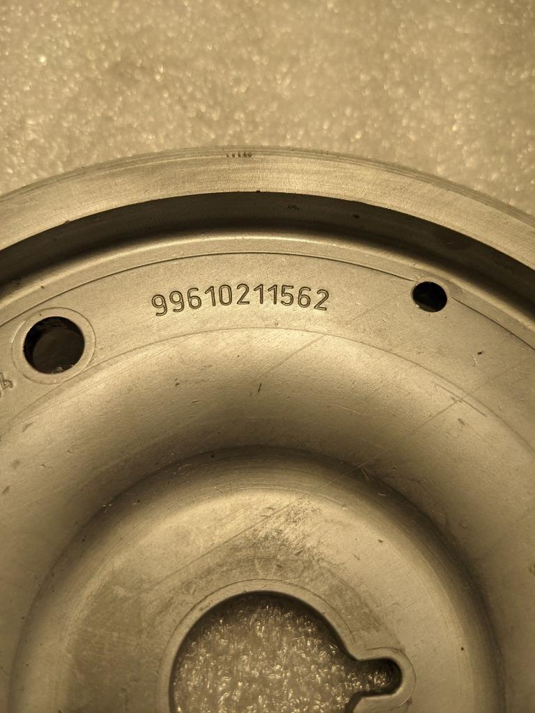 PORSCHE 987 BOXSTER HARMONIC BALANCER CRANKSHAFT PULLEY 99610211562 USED 996BGL