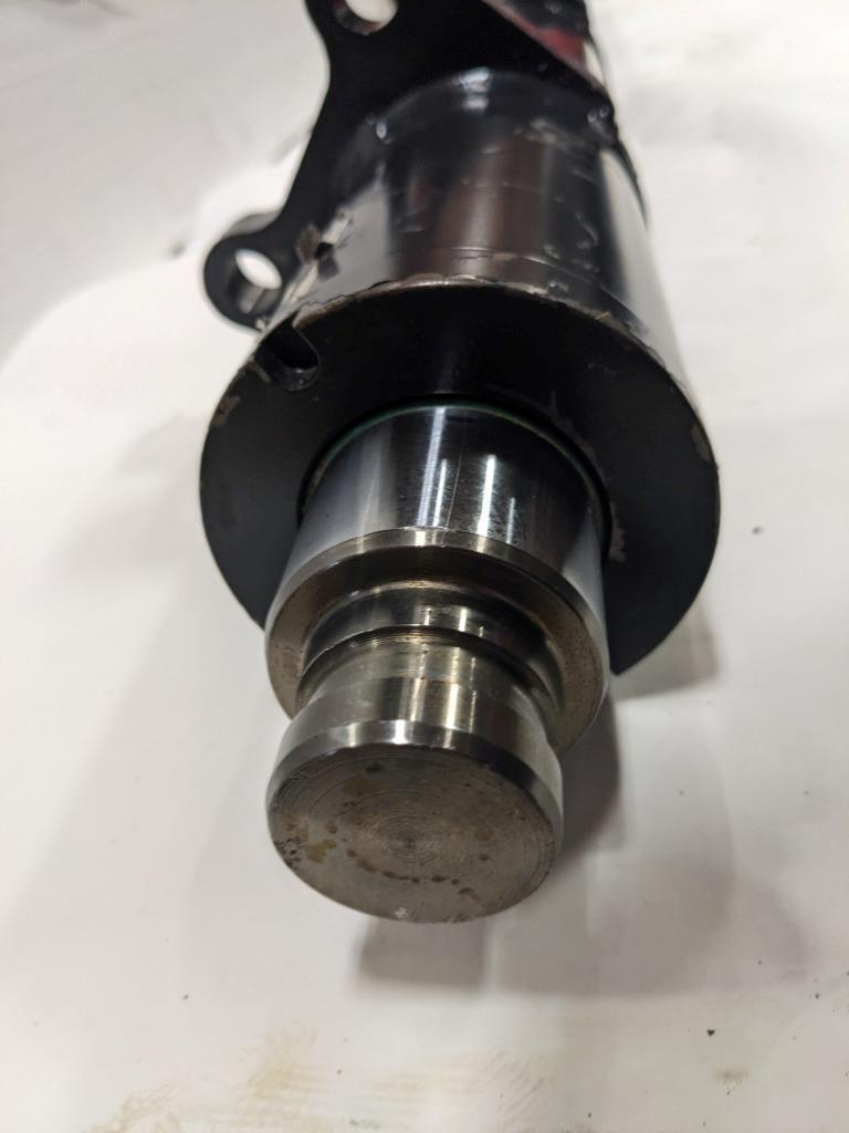 HYDRAULIC CYLINDER (93052-18030) BELIEVED TO FIT MITSUBISHI FGC33N & CAT (BSRG5)