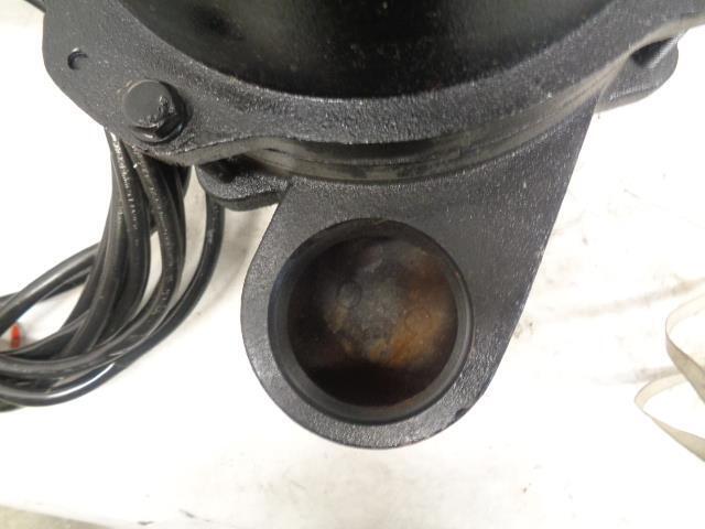 DAYTON 3BB88 SUBMERSIBLE SEWAGE PUMP 1/2 HP NEW J1