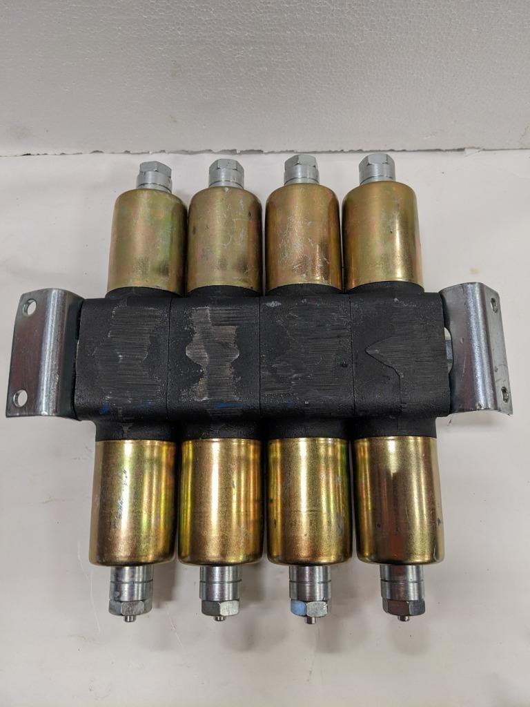 NEW UNIDENTIFIED UNBRANDED HYDRAULIC VALVE BSRG5