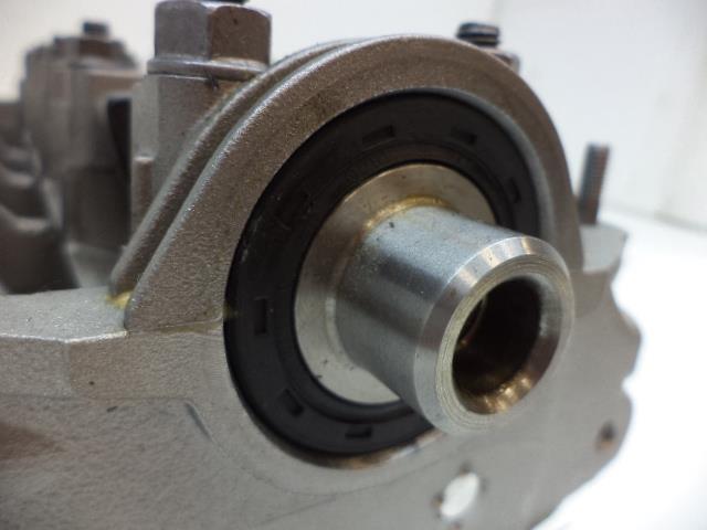 GENUINE VOLKSWAGEN GOLF GLS 1999-04' 2.0L L4 CYLINDER HEAD 06A103275AX NEW I2