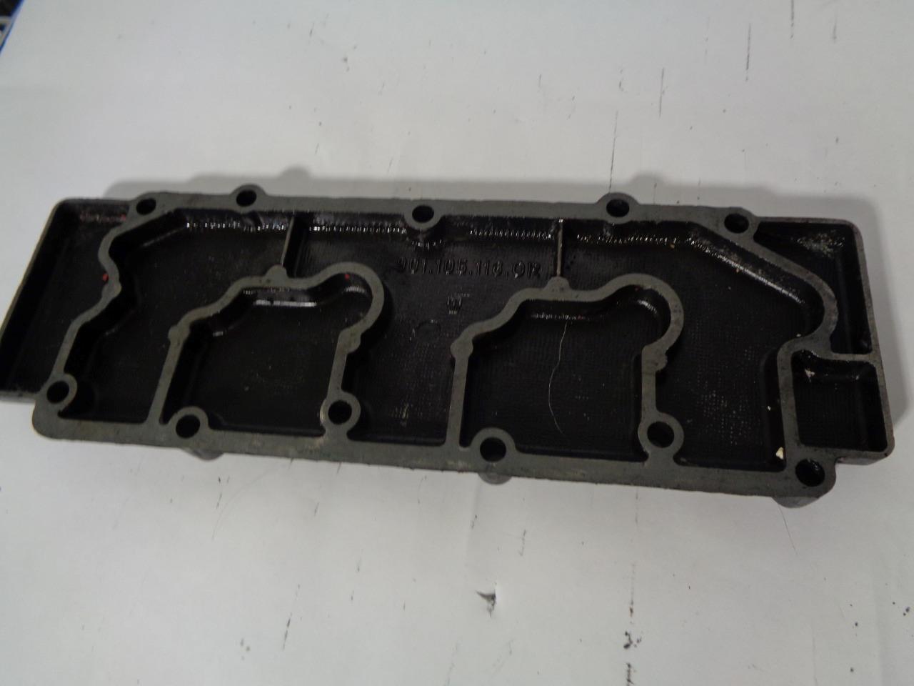 PAIR OF 1969-1973 PORCHE 911 VALVE COVERS 901 105 116 0R USED R23