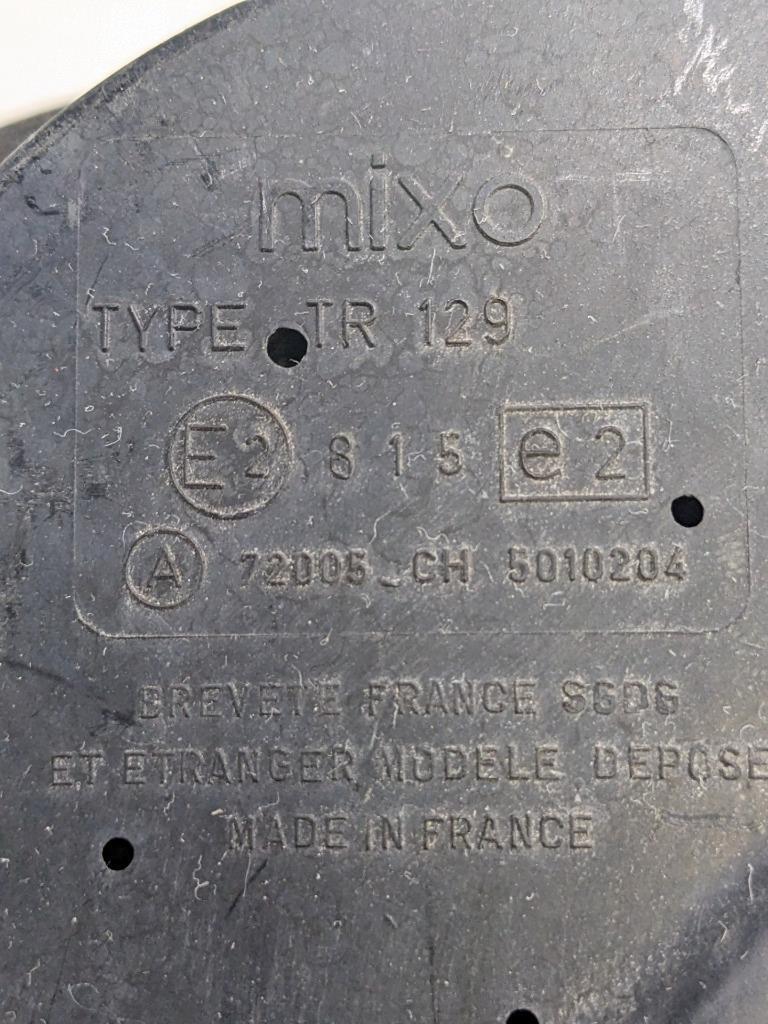 PORSCHE 84-91 944 LOW PITCH TONE ELECTRIC HORN SIREN MIXO TR129 PAIR #2 USED R21