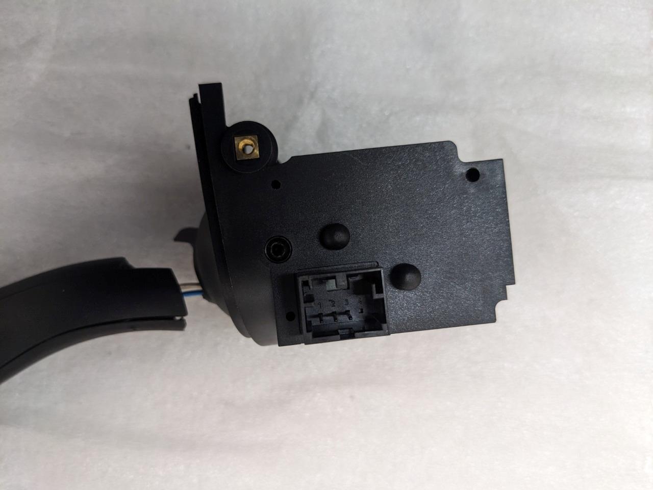 DAMAGED PORSCHE 9976132610001C CRUISE CONTROL SWITCH FOR 911/BOXSTER NEW R23