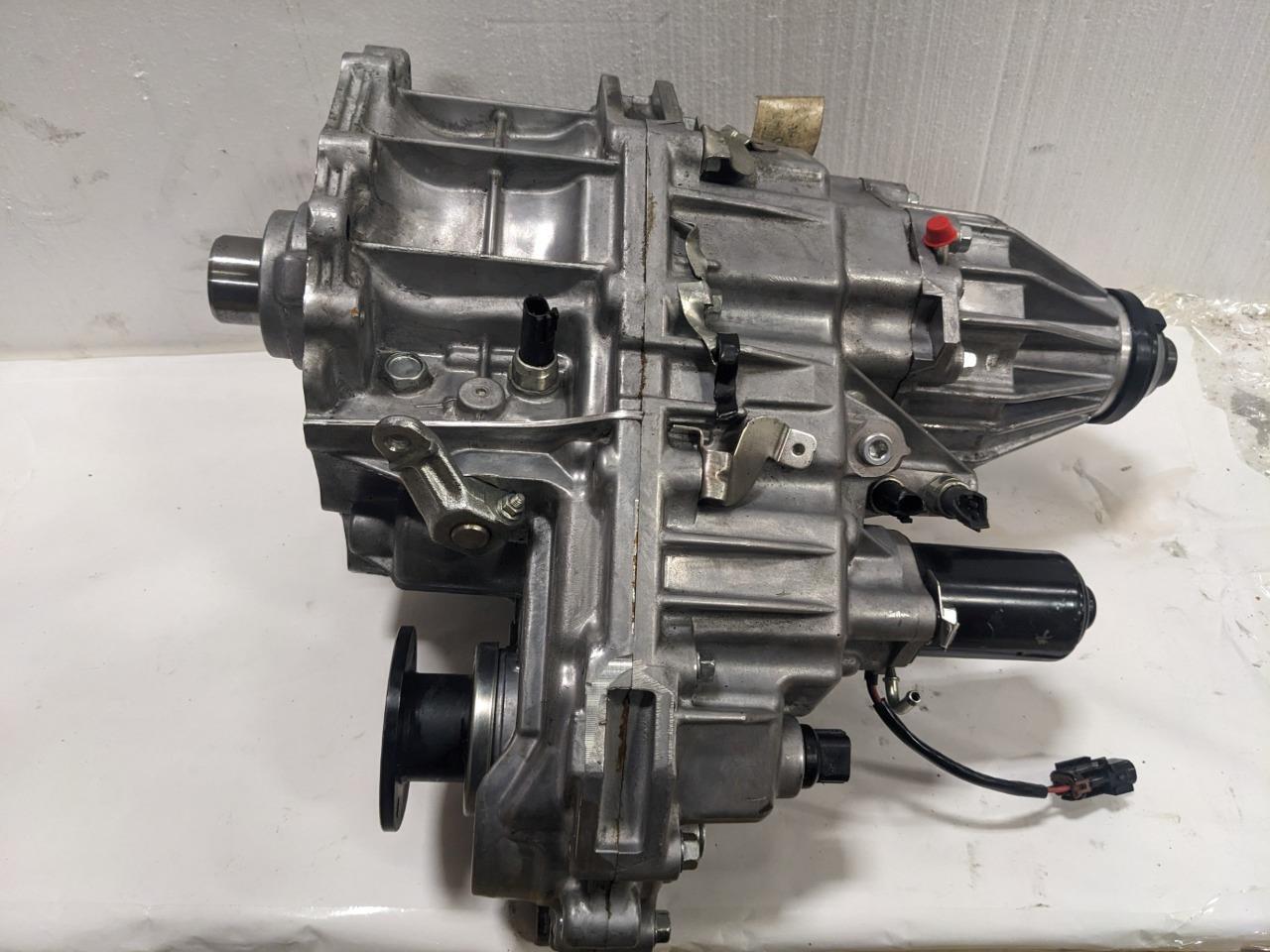 NISSAN ARMADA PATHFINDER 2004-2008 TRANSFER CASE ASSEMBLY 33100-7S110 BSRG1