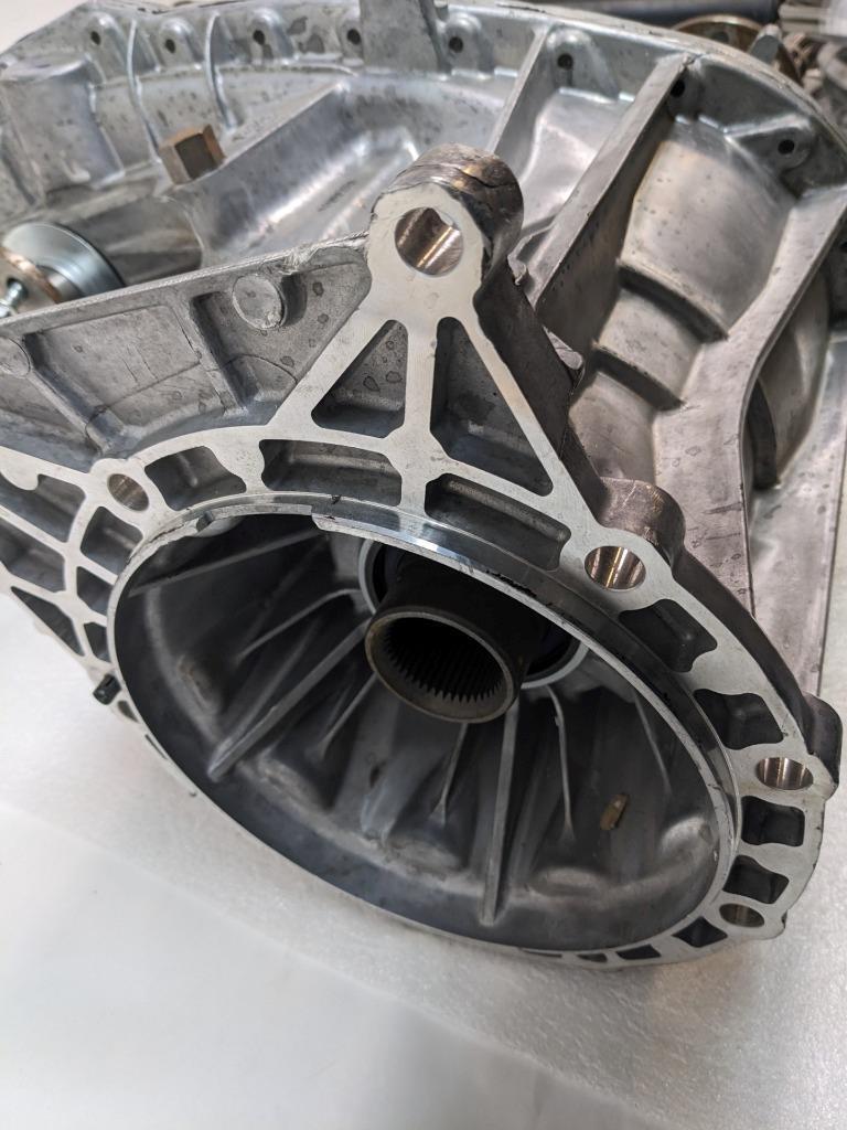 DAMAGED FORD GC347A195GA MANUAL SHIFT TRANSFER CASE ASSEMBLY FOR F350SD NEW B2