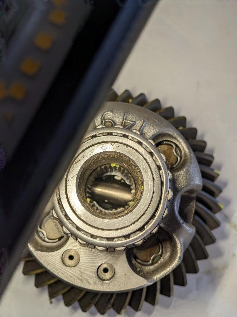 UNBRANDED 40 SPLINE/10 BOLT DIFFERENTIAL w/ LOCKER 0441241-1 NEW R23