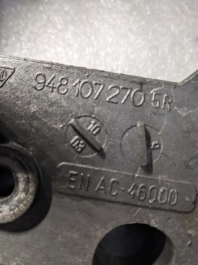 PORSCHE CAYENNE 4.5L V8 ENGINE OIL FILTER HOUSING BRACKET 94810720203 USED R20