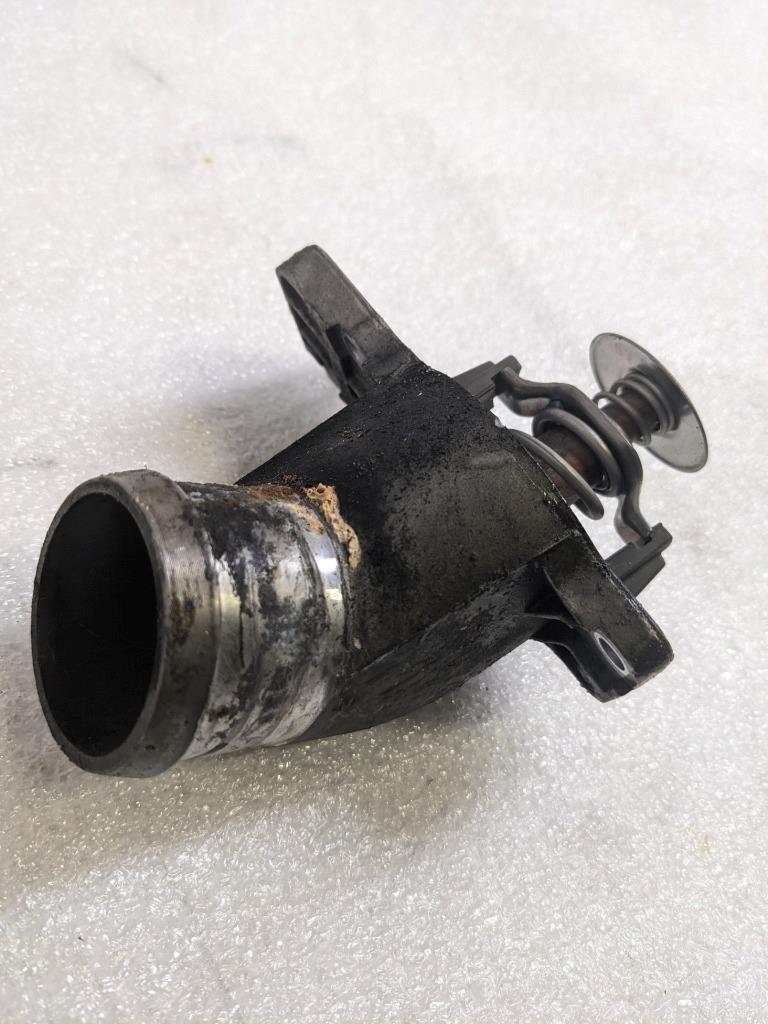 PORSCHE BOXSTER 997/986/911 HOUSING THERMOSTAT 99610612157 USED 996BGL2T2