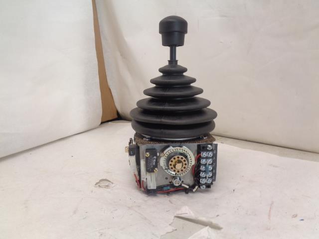 OEM CONTROLS INC LEVEL MANUAL CONTROLLER JS2M2585/1366AS188 NEW R31