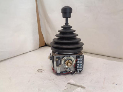 OEM CONTROLS INC LEVEL MANUAL CONTROLLER JS2M2585/1366AS188 NEW R31