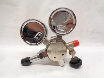 NEW AIRGAS GAUGE PRESSURE REGULATOR 0-60 PSI 0-4000 PSI Y11-S727B R27