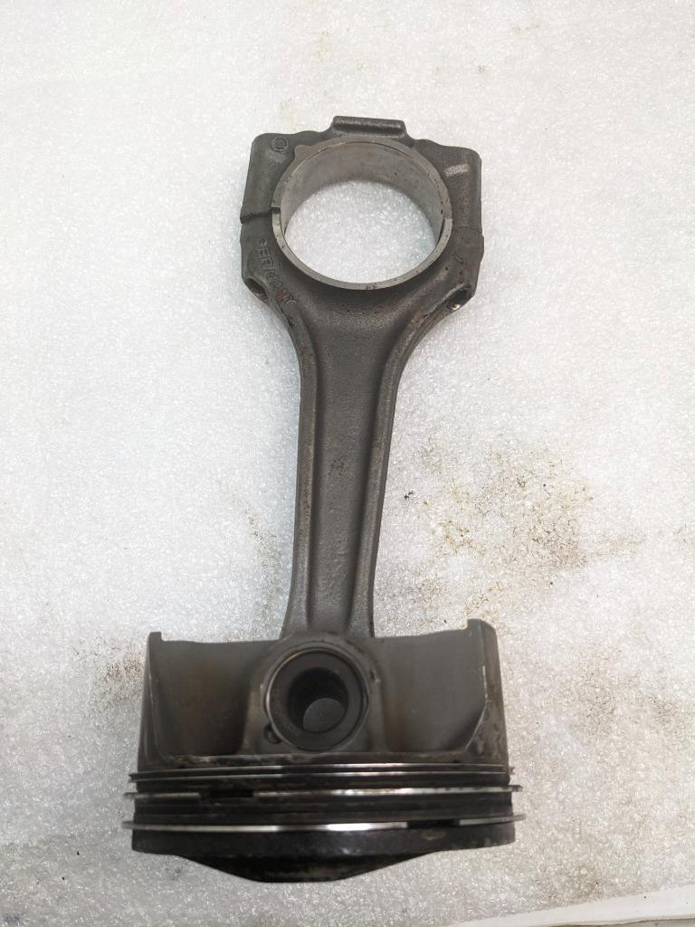 PORSCHE CAYENNE PISTON CONNECTING ROD #5 (CRACKED) 9461191R USED R24