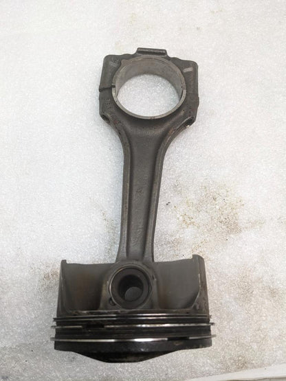 PORSCHE CAYENNE PISTON CONNECTING ROD #5 (CRACKED) 9461191R USED R24