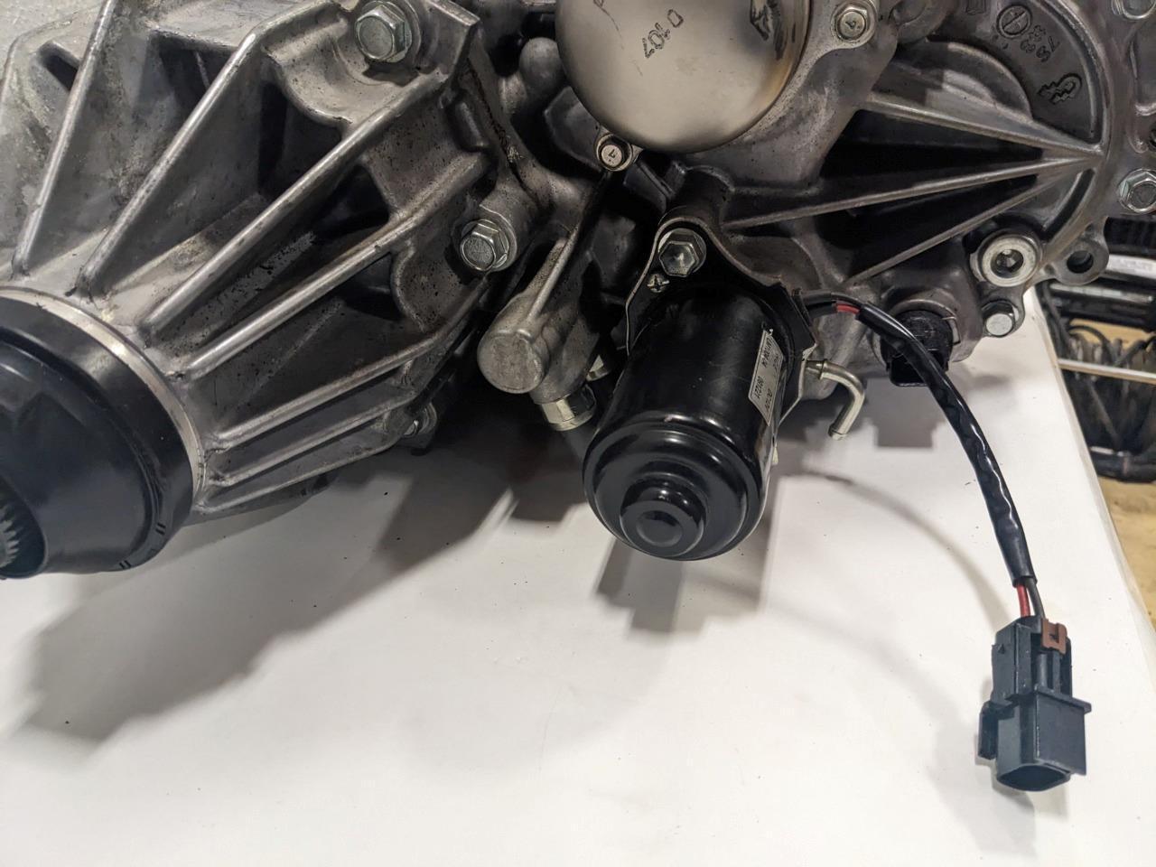 NISSAN ARMADA PATHFINDER 2004-2008 TRANSFER CASE ASSEMBLY 33100-7S110 BSRG1