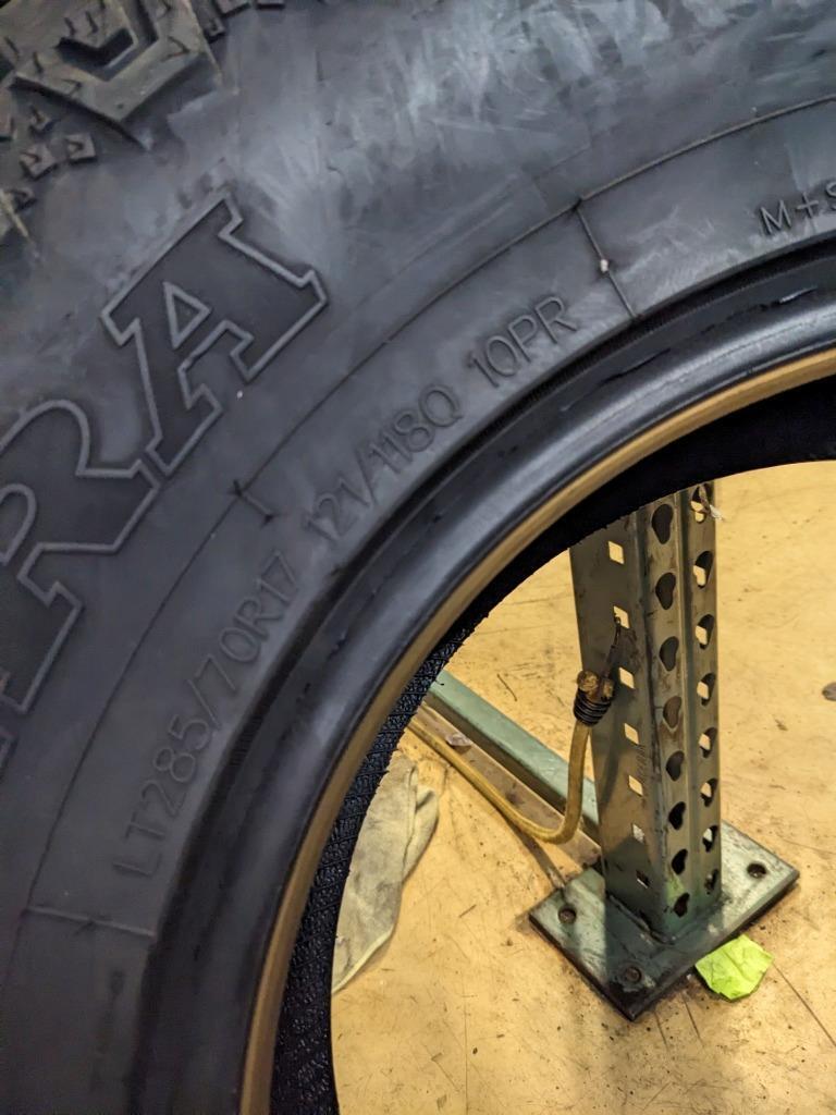 2 SIERRA TRAIL M/T LT 285 70 17 121/118Q LRE 10PLY TIRES 372601-SI CQ2