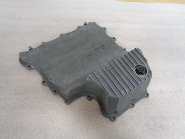 GENUINE USED PORSCHE 948 107 155 1R LOWER ENGINE OIL PAN 2008 CAYENNE 4.8L R31T1