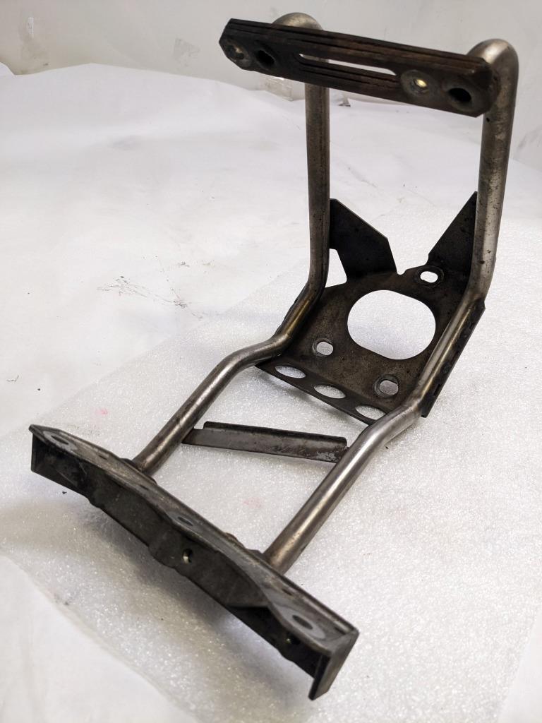 PORSCHE 996 MUFFLER SUPPORT BRACKET (RIGHT) 99611112854 USED 996BGL