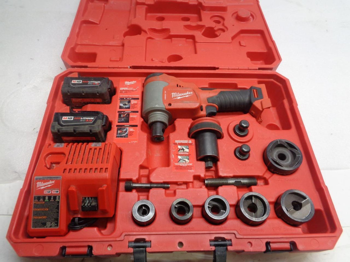 USED MILWAUKEE M18 10 TON KNOCKOUT TOOL FULL KIT W/ BATTERIES/CHARGER 2672-22
