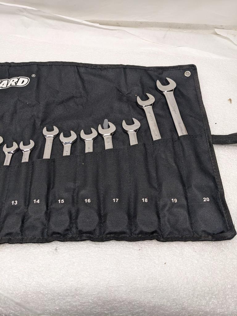 15-PIECE RATCHETING WRENCH SET, METRIC, 6MM TO 20MM HEAD SIZES 54DG24 NEW R22