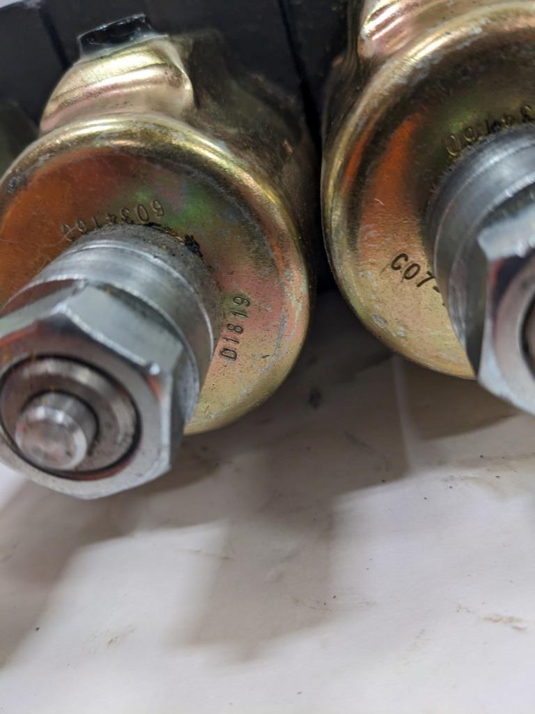 NEW UNIDENTIFIED UNBRANDED HYDRAULIC VALVE BSRG5