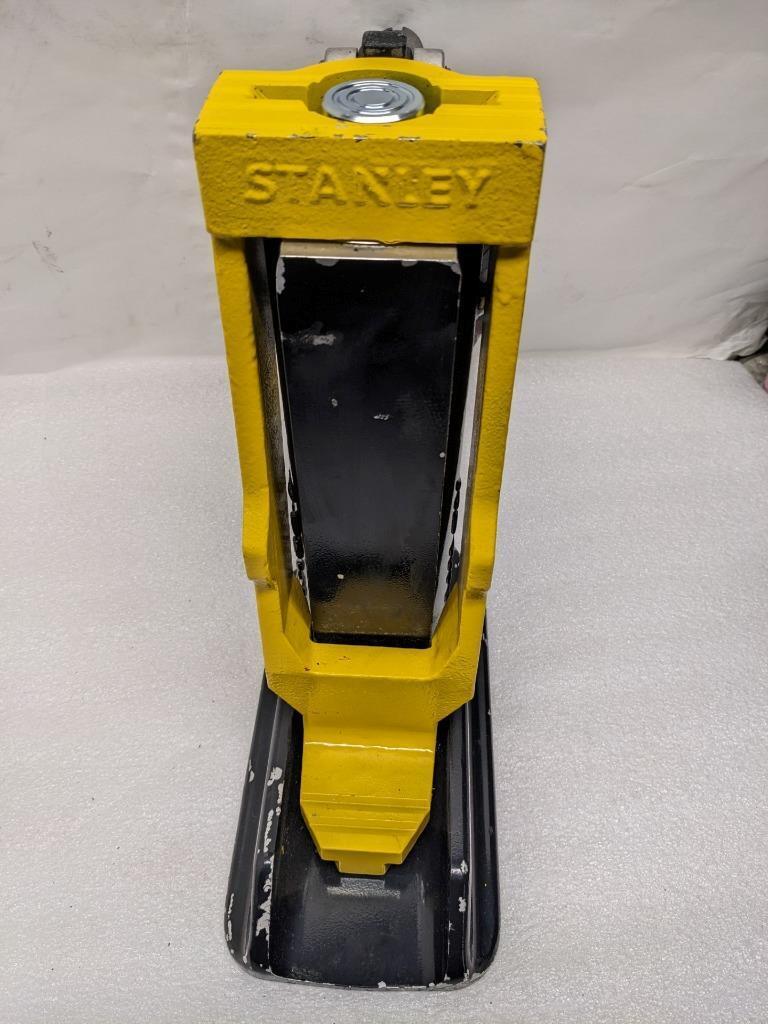STANLEY TJ12111S HYDRAULIC TRACK JACK TJ12 NEW H2