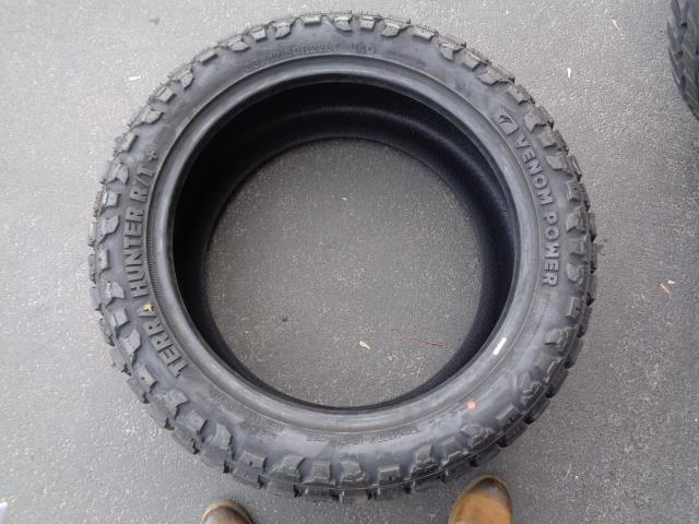 VENOM POWER TERRA HUNTER R/T+ LT 33 12.5 22 114Q LRF 12PLY TIRE TVPRT16N AQ4 SU7