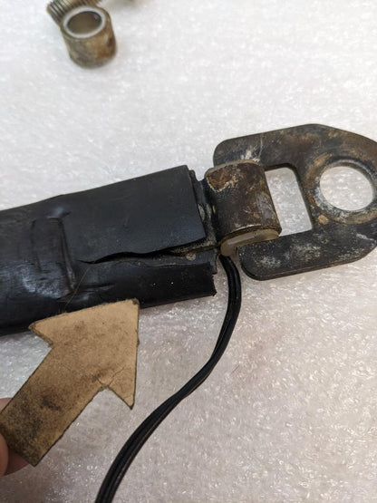 PORSCHE 92880318306 LEFT SEAT BELT BUCKLE FOR 1974-1985 PORSCHE 928 USED R25T7