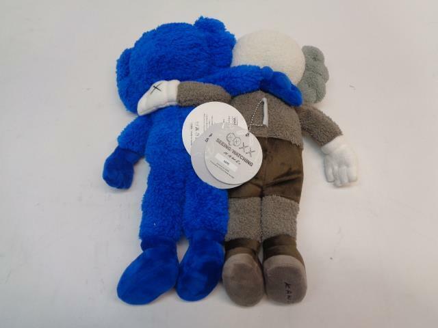 1 NEW KAWS SEEING/WATCHING PLUSH GREY/BLUE #6895 MISSING BOX SR