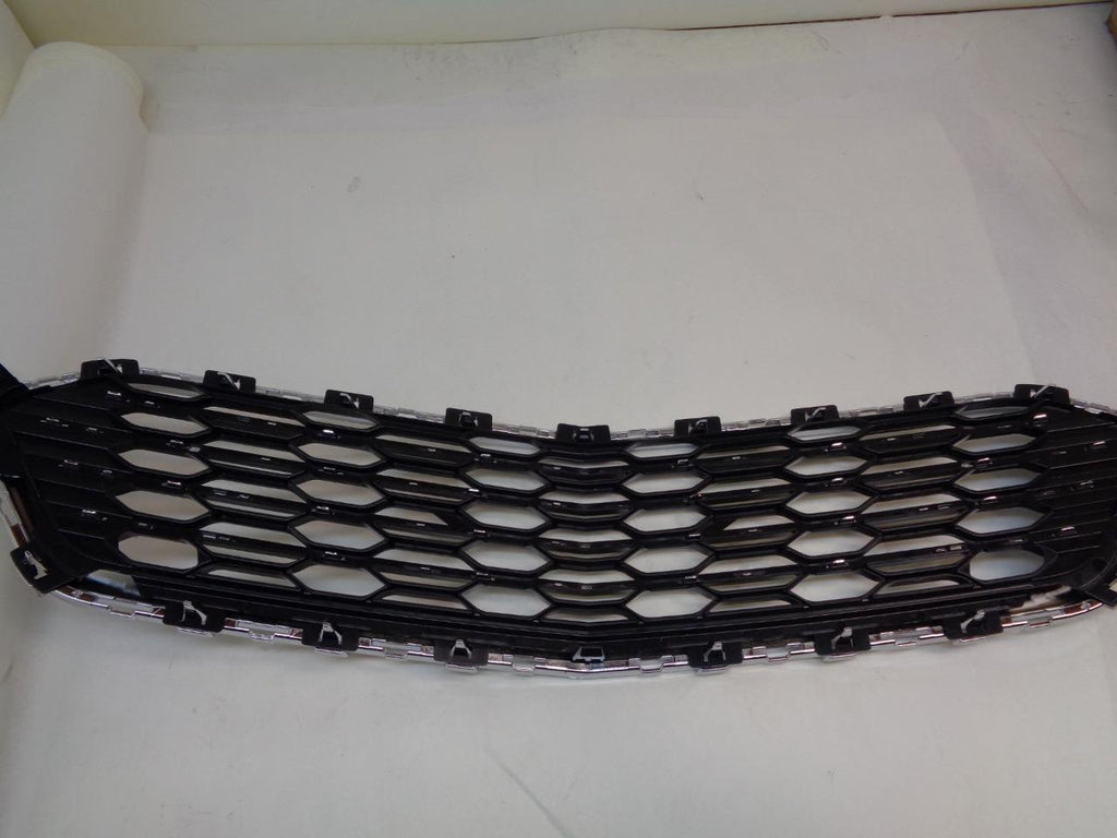NEW 16-18 FRONT LOWER CHEVY CRUZE BUMPER GRILLE R18