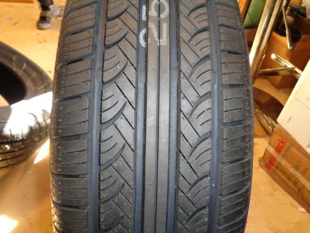 YOKOHAMA AVID TOURING S P 215 70 15 98S SL ALL SEASON TIRE 110131813 CQ2