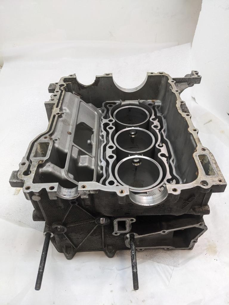 PORSCHE 911/996 RIGHT SIDE ENGINE BLOCK 9961011460R USED B2