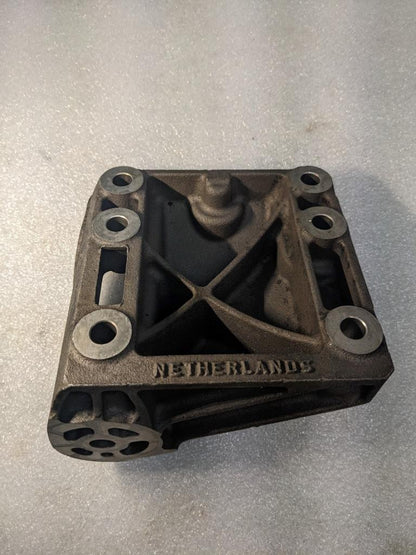 PORSCHE CAYENNE ENGINE HOLDER RIGHT 9481152012R USED R25