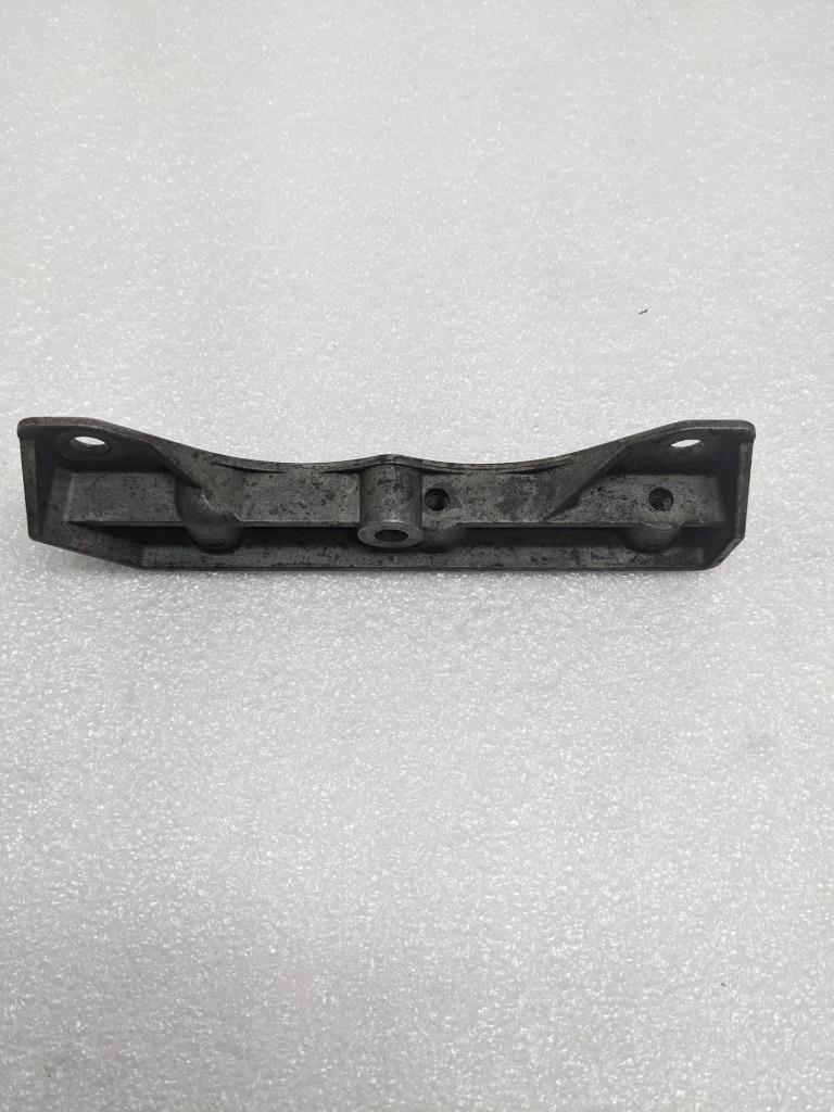 PORSCHE 911/996 ENGINE CYLINDER HEAD BRIDGE PLATE 99610412500 USED 996BGL2T2