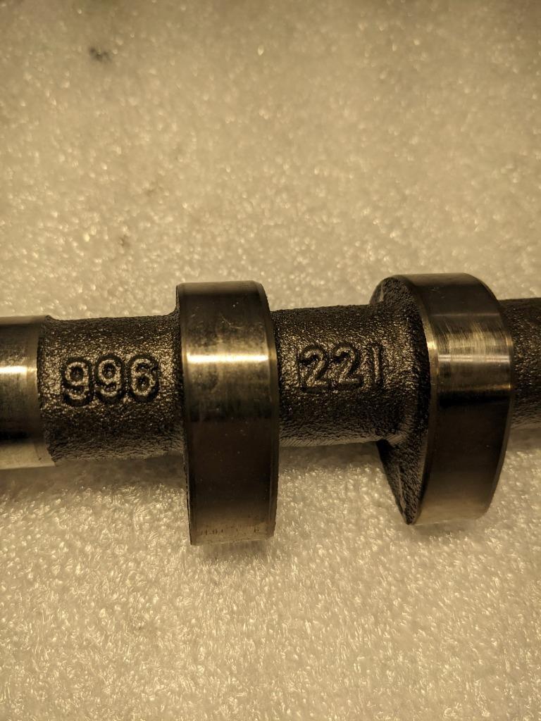 PORSCHE 911 996 (1998-2005) CAMSHAFT INTAKE (CYLINDER4-6) 996221 USED 996B.G.L.