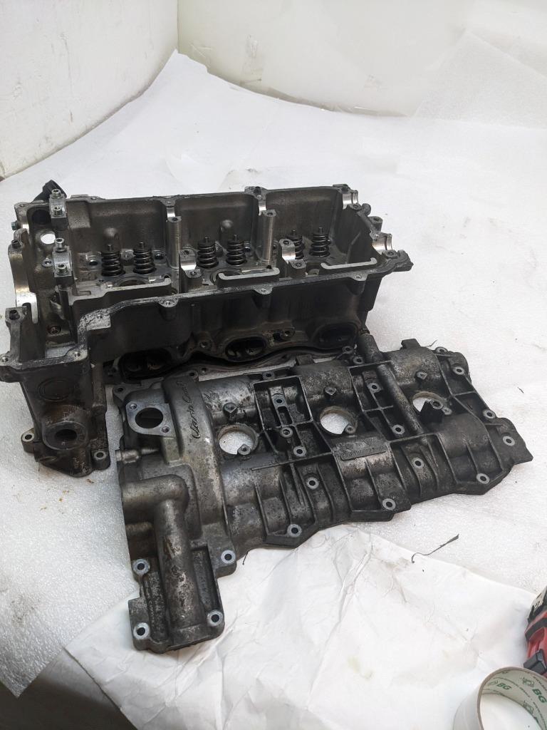 PORSCHE 911/996 CYLINDER HEAD ASSEMBLY W COVER 9961046710R #3 SR:5146 996BGL2
