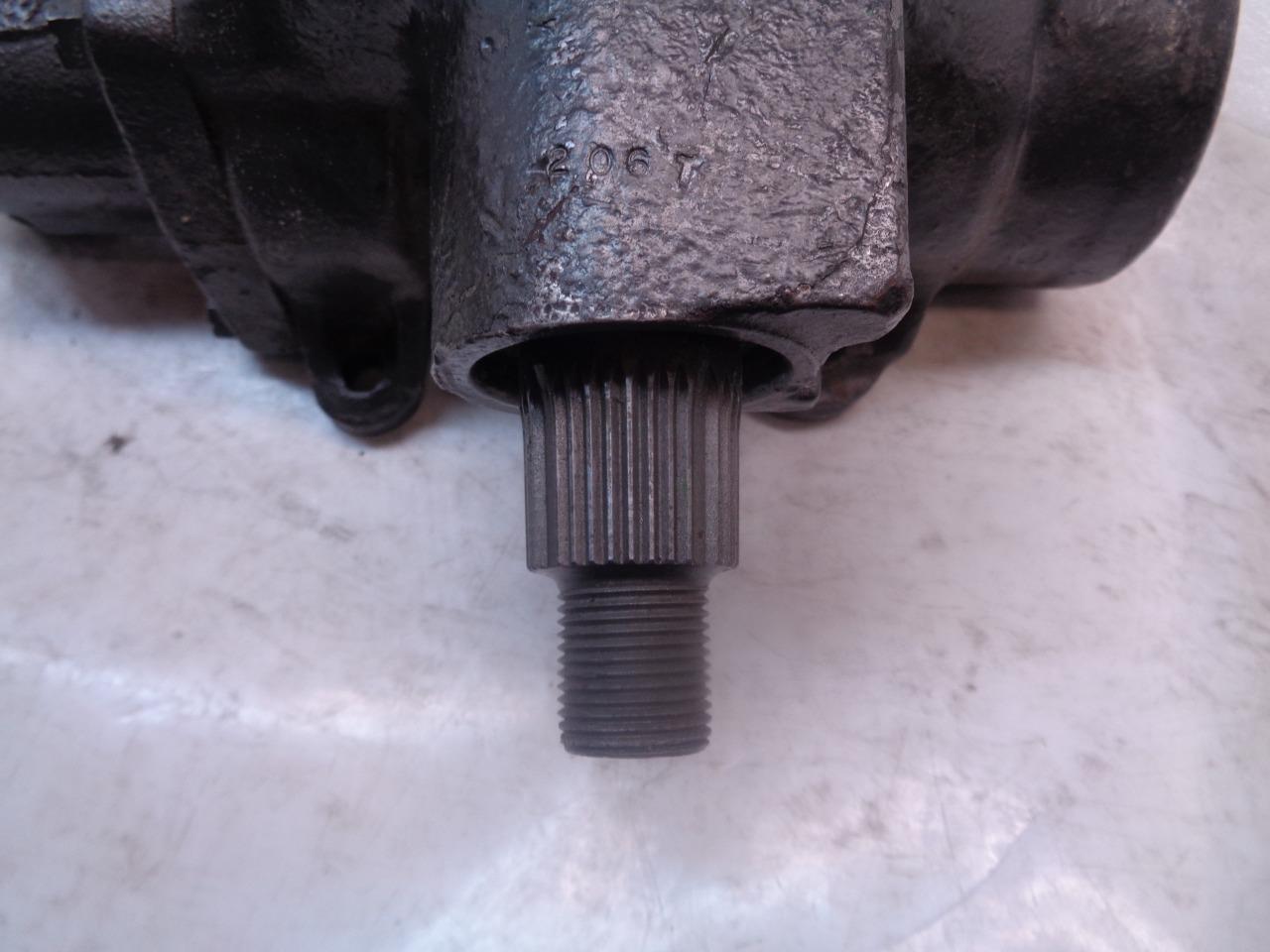 REMANUFACTURED LARES CORPORATION STEERING GEAR BOX 126060 R14B5