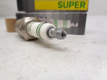 BRAND NEW BOSCH DODGE SUPER SPARK PLUG 4-PACK 7551 R13T3