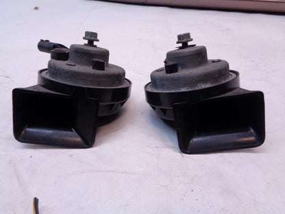 PAIR FER HORNS H&L FOR PORSCHE 911 996 986 01212903 012222903 R23T9