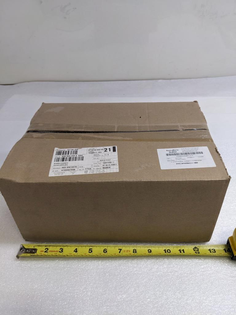 PORSCHE 95B864208AOD4 CONSOLE ARMREST PEBBLE GRAY FOR 19-24 MACAN NEW PGB2