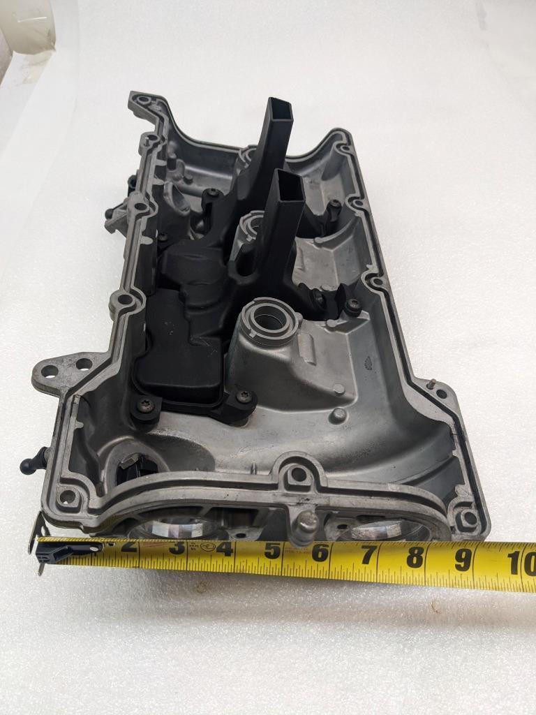 PORSCHE CAYENNE 15-18 RIGHT ENGINE VALVE CYLINDER HEAD COVER 94610513545 R24