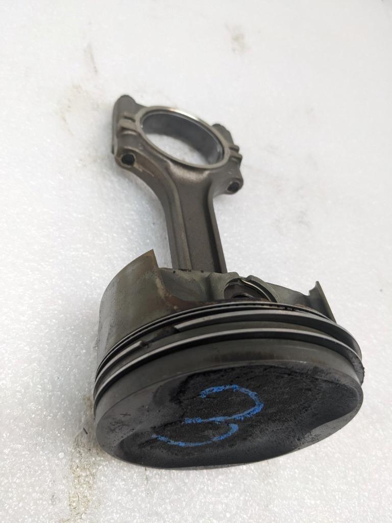 PORSCHE 911/996  CONNECTING PISTON ROD #3 9961031026R USED 996BGL2T2