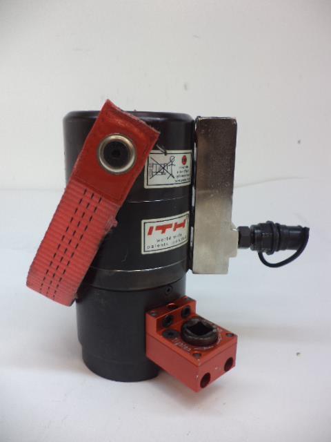 ITH M36 SINGLE STAGE 1-3/8 HYDRAULIC BOLT TENSIONING CYLINDER WINDTURBINE D59853