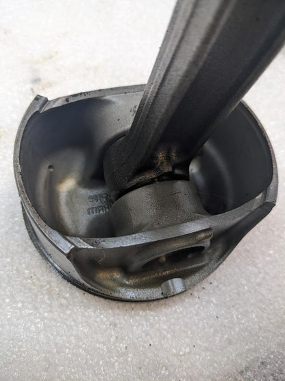 PORSCHE 986 BOXSTER 2.7L PISTON W/CONNECTING ROD #4 9961031028R USED 996GL2T1