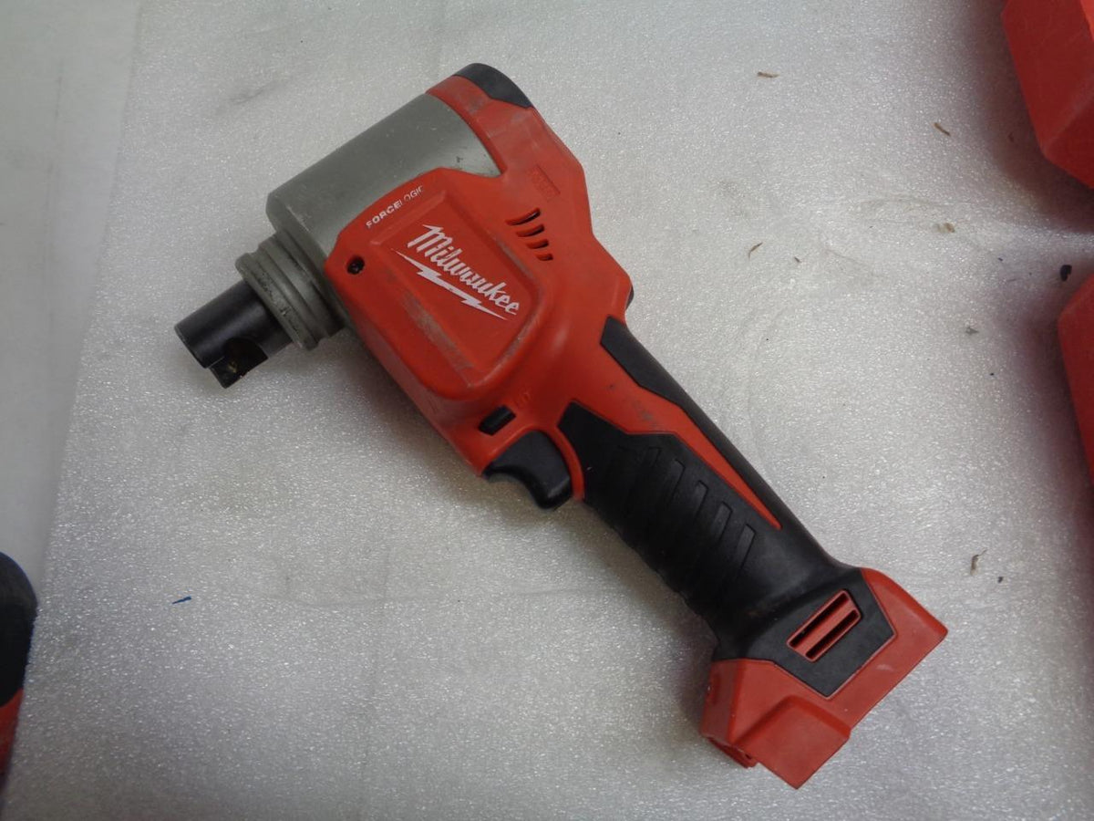 USED MILWAUKEE M18 10 TON KNOCKOUT TOOL FULL KIT W/ BATTERIES/CHARGER 2672-22