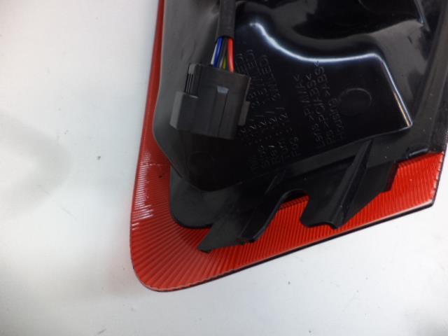 Porsche 911 (996) Aftermarket Tail Light Passenger Side R25